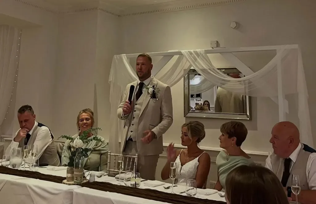 Nebunie curată în Anglia! Internaționalul care a fost filmat în timp ce își înșela soția s-a căsătorit cu iubita unui prieten