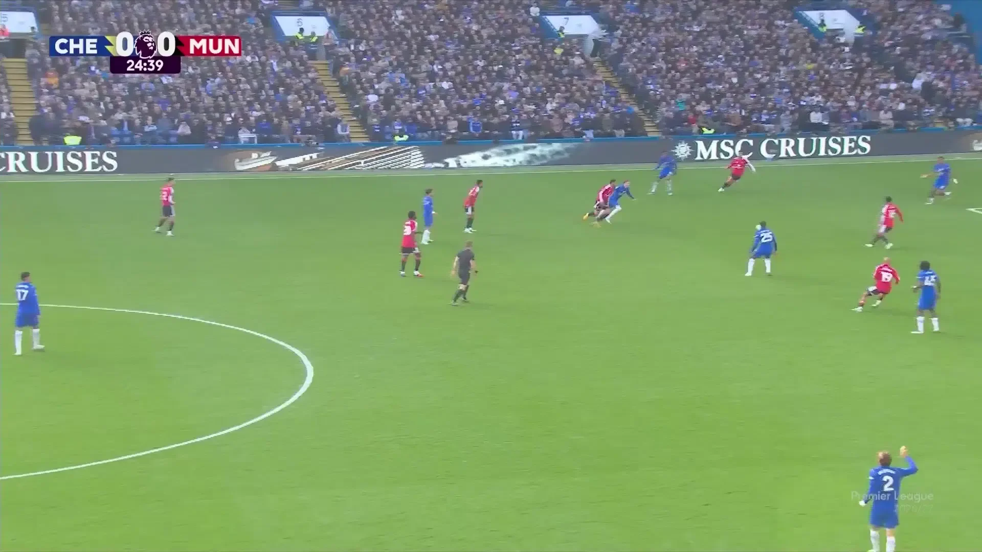 Chelsea - Manchester United | Ocazie mare pentru Manchester United! Bruno Fernandes centrează de pe partea stângă, dar Mbeumo nu reușește să ajungă la finalizare.