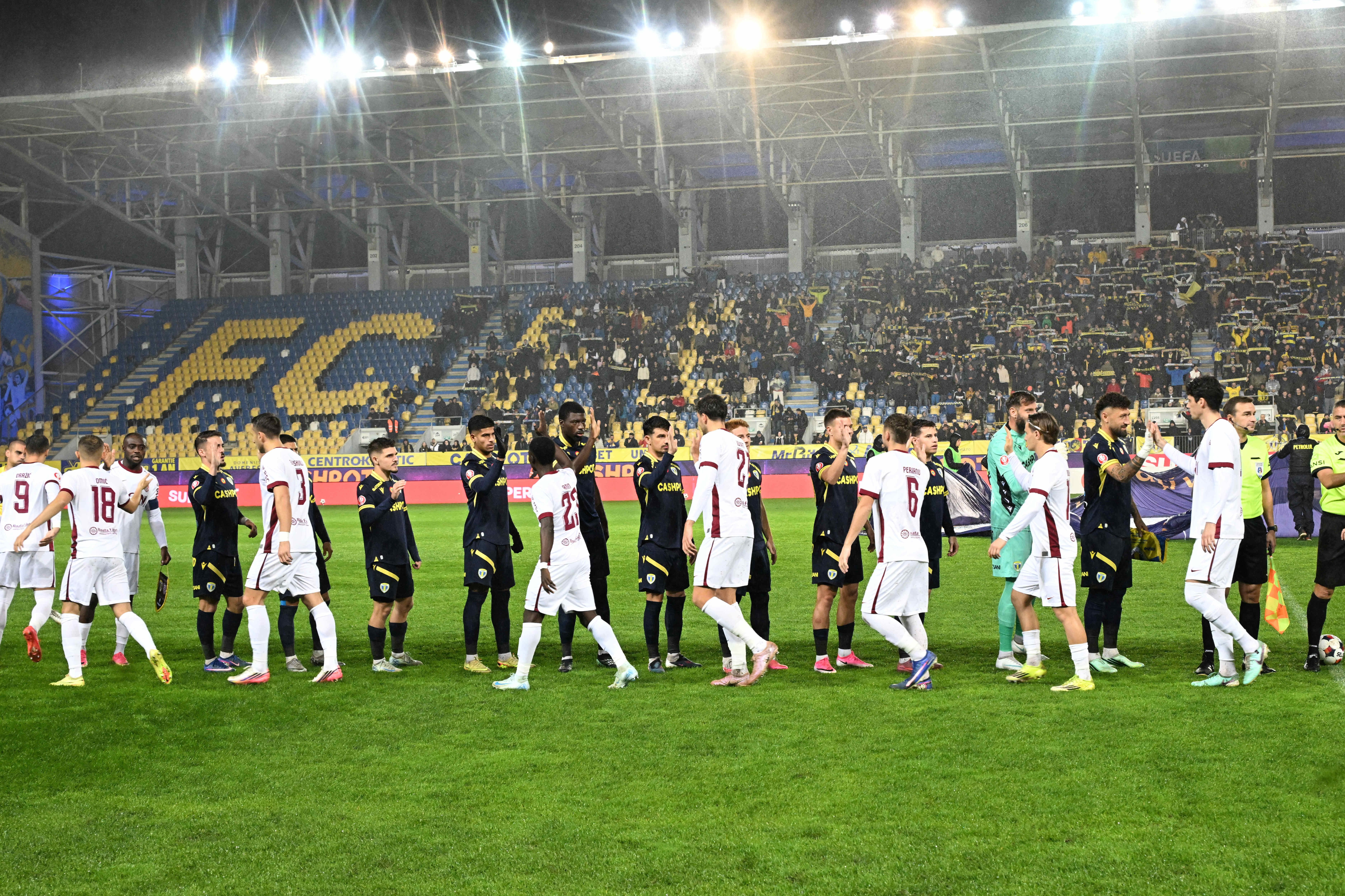 Petrolul Ploiești - CFR Cluj, ACUM pe Sport.ro! Spectacol cu goluri pe „Ilie Oană”